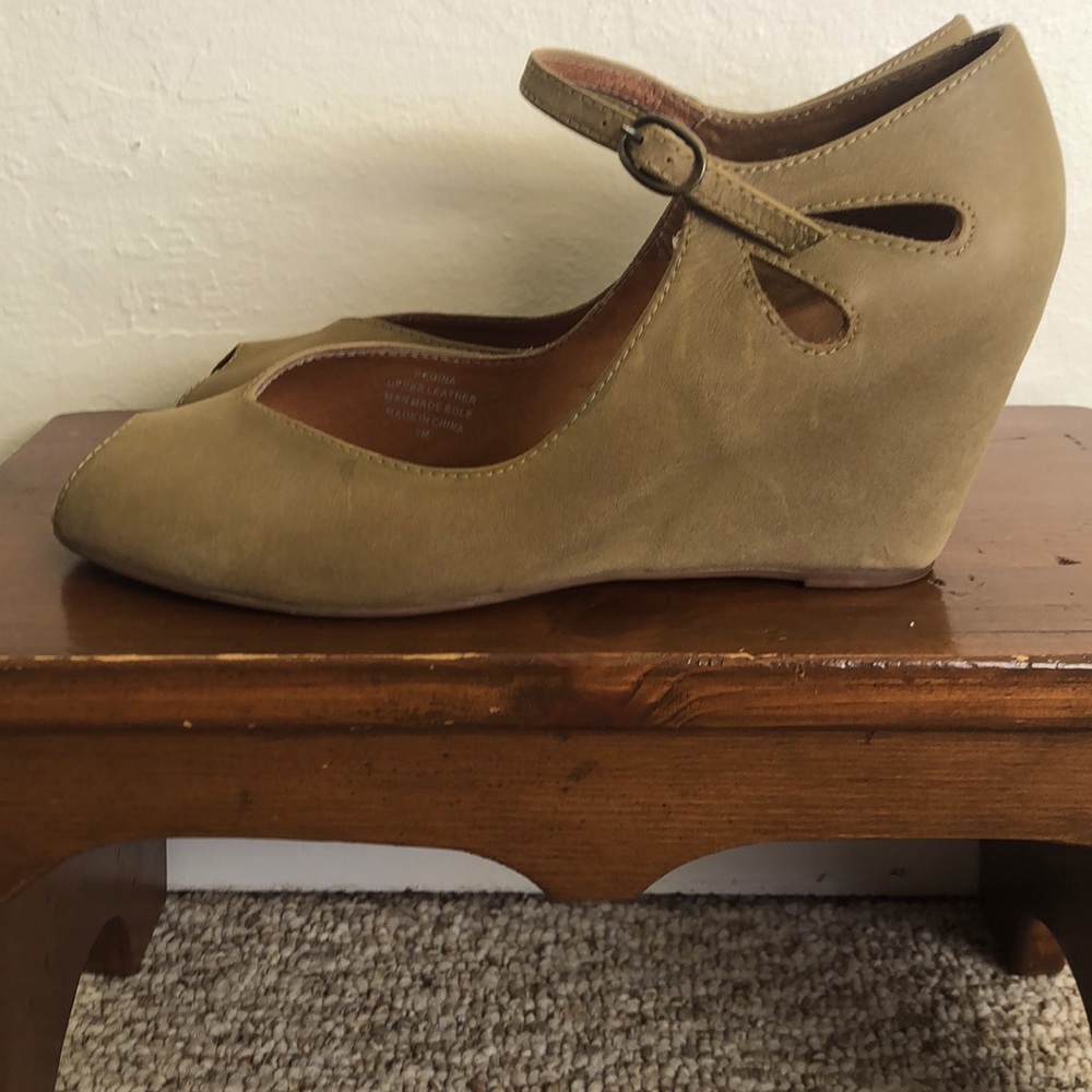 Jeffrey Campbell Regina peep toe wedge